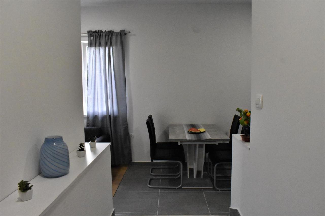 Apartmani Skorpion Kaštela エクステリア 写真