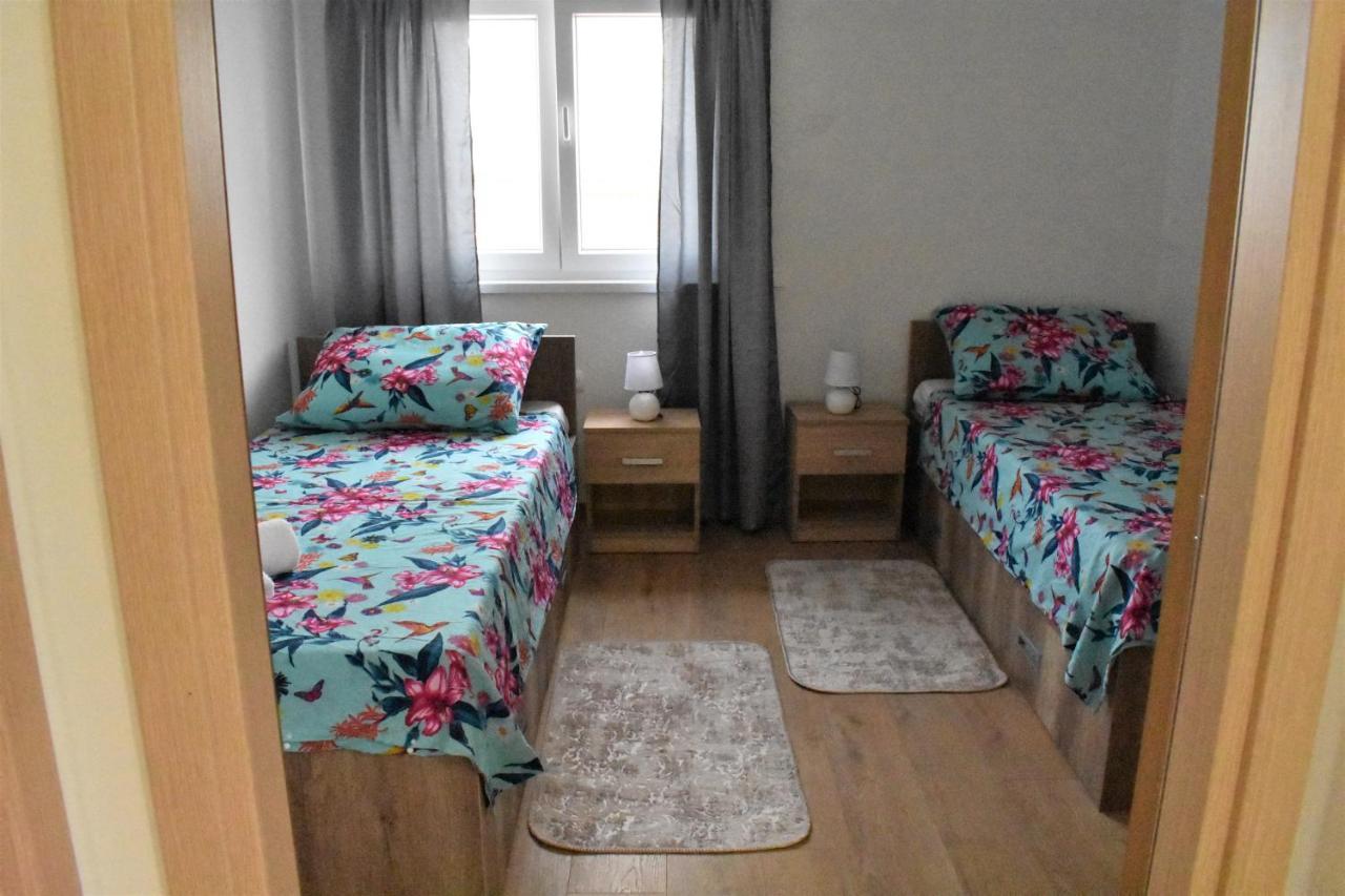 Apartmani Skorpion Kaštela エクステリア 写真